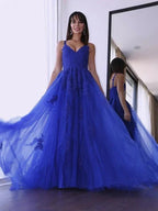 A-Line/Elegant Tulle V-neck Sleeveless Applique Prom Dresses by misshow.com