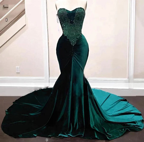Langes, trägerloses, smaragdgrünes Meerjungfrau-Ballkleid mit Pailletten 