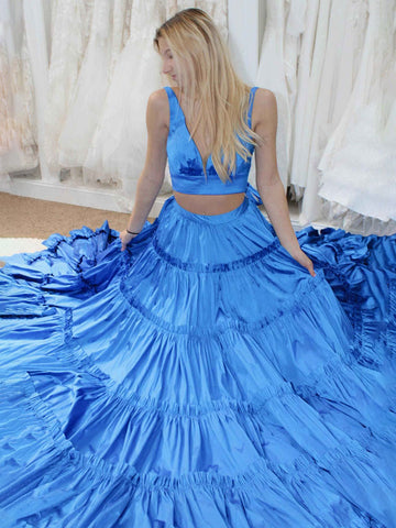 Aloe | A-Linien-Ballkleid aus gelbem Taft mit V-Ausschnitt und Rüschen