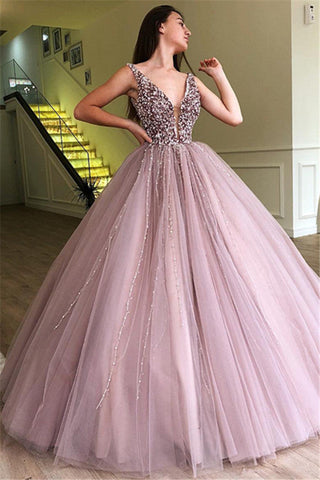 Wunderschönes langes Ballkleid aus Tüll mit V-Ausschnitt und Perlenbesatz