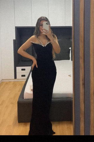 Erstaunliches langes schwarzes ärmelloses Meerjungfrau-Ballkleid aus Samt mit Kristall