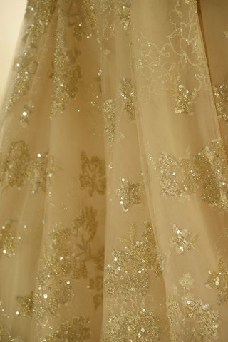 Wunderschönes Prinzessinnen-Brautkleid in Elfenbein mit Schnürung, funkelnden Perlen und Tüll 