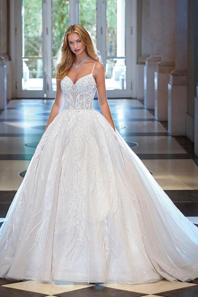 Amazing V-neck Sleeveless A-line Appliques Wedding Dress With Lace Hover Image