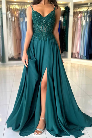 Attraktives langes grünes A-Linien-Ballkleid mit Spaghettiträgern und Schlitz