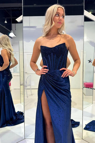 Aurorae | Meerjungfrau-Abendkleid mit U-Ausschnitt und Perlenbesatz in Marineblau