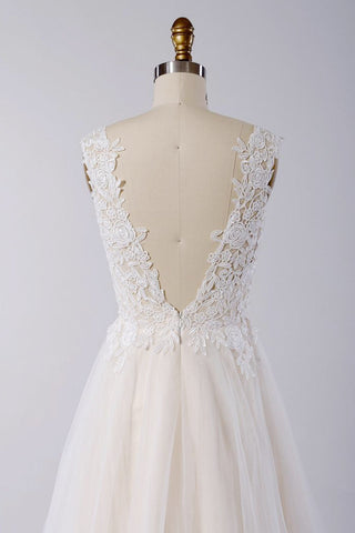 Fantastisches langes A-Linien-Brautkleid mit Applikationen, Spitze und Tüll