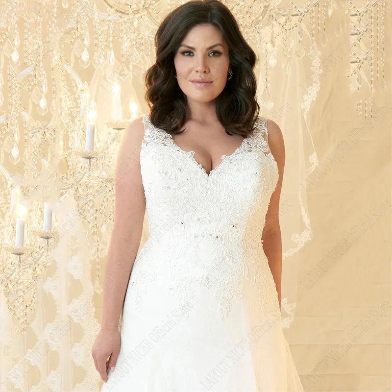 Plus Size Wedding Dresses V-Neck Sleeveless Appliques Beads vestido noiva boho Lace Up Back Sweep Train Custom Made by payinti