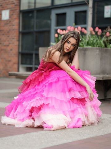 Xiomara | Langes Ballkleid mit herzförmigem, plissiertem Oberteil und Rüschen