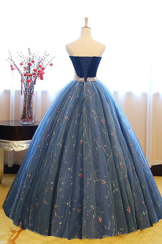 Vestido de fiesta formal azul oscuro con bordado de perlas y sin tirantes
