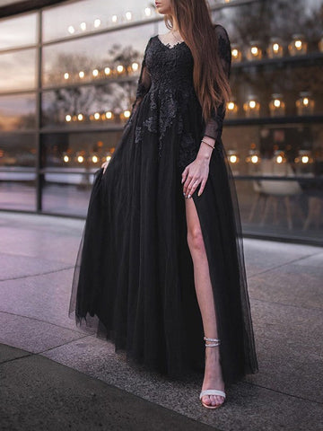 Vestido de fiesta largo hasta el suelo con mangas largas de tul y apliques y hombros descubiertos