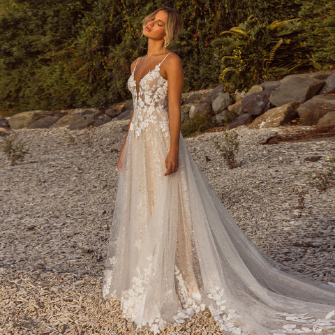 VIKTORIA Trendy Wedding Dress For Bride Sweetheart Spaghetti Straps Buttons Robe De Mariée Women Personalized Customization