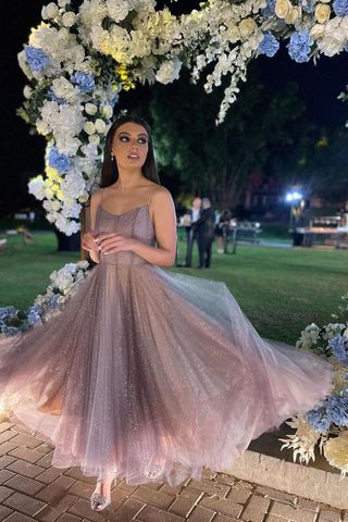 Wunderschönes rückenfreies, ärmelloses Ballkleid in A-Linie mit Pailletten in Knöchellänge