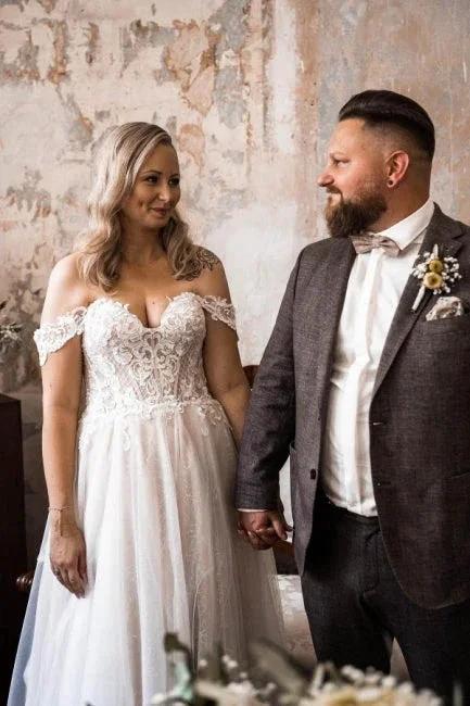 Beautiful A-line Boho Off-the-shoulder Wedding Dresses With Lace by misshow.com