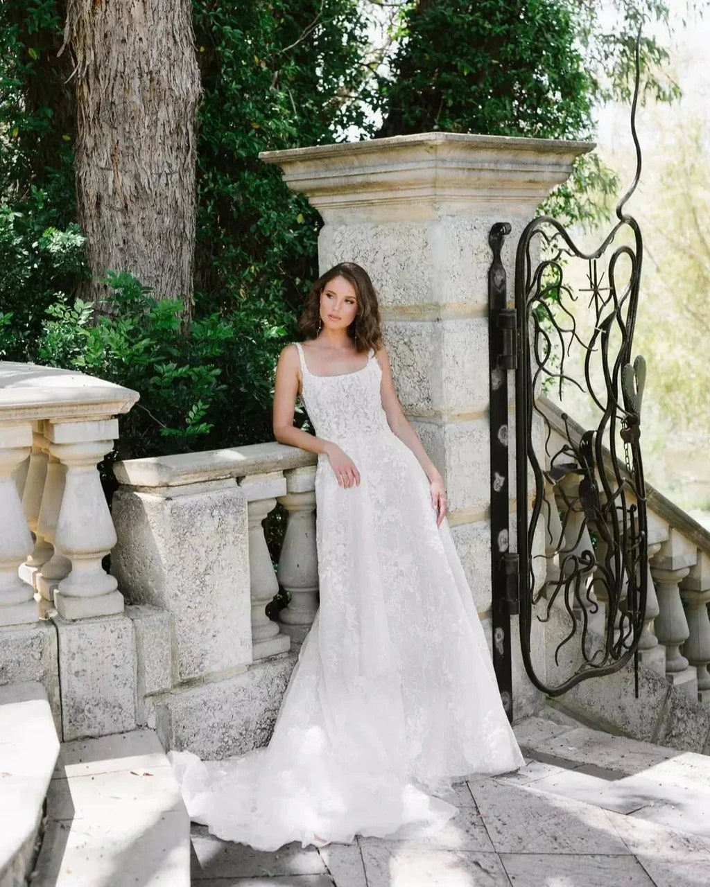 Beautiful A-Line Lace Scoop Sleeveless White Long Wedding Dress With Appliques by misshow.com