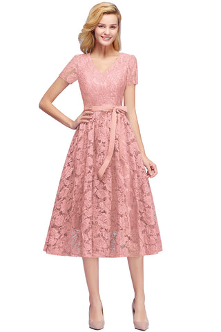 Hermosos vestidos de dama de honor cortos de encaje con escote en V y manga corta