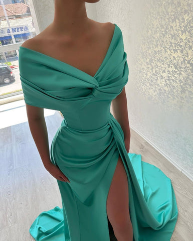 Wunderschönes langes schulterfreies A-Linien-Ballkleid mit Schlitz
