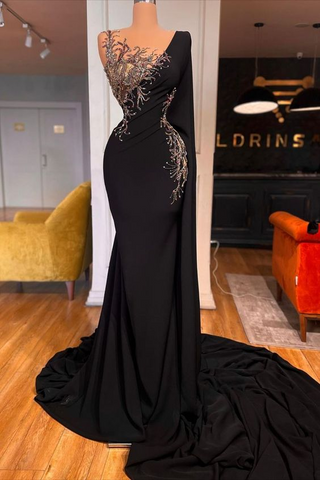 Hermoso vestido de fiesta largo de sirena negro con encaje y cuentas