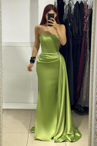 Wunderschönes langes trägerloses ärmelloses Meerjungfrau-Ballkleid aus Satin