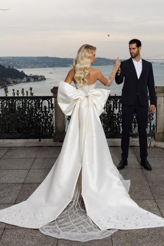 Beautiful Strapless Sweetheart Mermaid Wedding Dress with Chapel Train