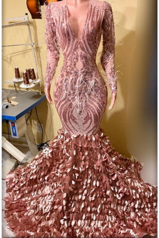 Wunderschönes Meerjungfrau-Ballkleid mit V-Ausschnitt und langen Ärmeln aus Spitze