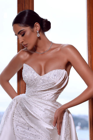 Beautiful White Sweetheart Beading Sleeveless Wedding Dress With Detachable Train