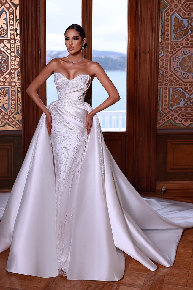 Beautiful White Sweetheart Beading Sleeveless Wedding Dress With Detachable Train Hover Image