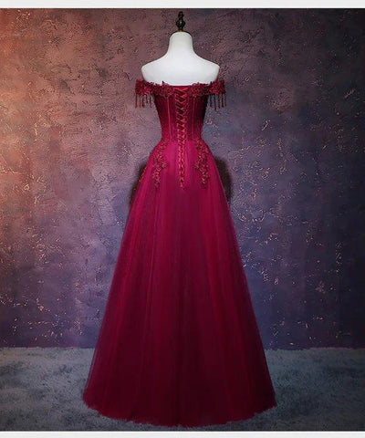 Hermoso vestido de fiesta largo de tul rojo vino con escote en forma de corazón y corte A