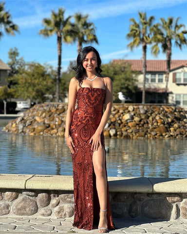 Vestido de fiesta de sirena con lentejuelas y corsé con abertura