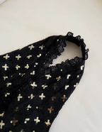 Vestido de noite longo elegante preto com alças ao pescoço, cetim, estampado floral com lantejoulas, corte evasê, vestido de baile Y8568