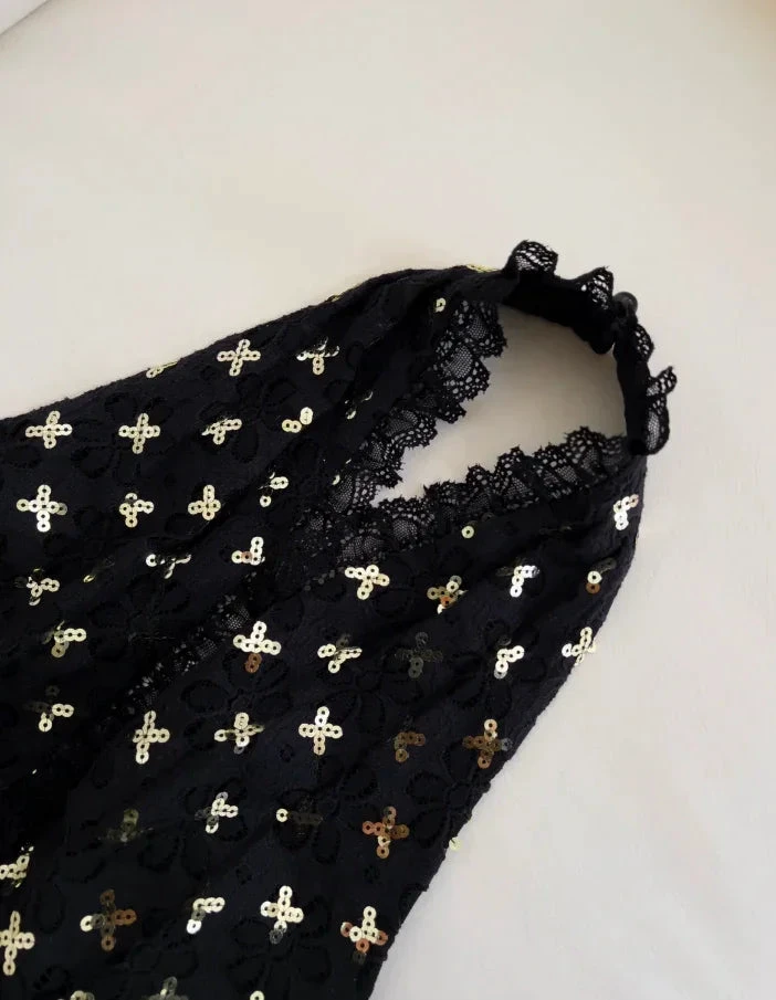 Vestido de noite longo elegante preto com alças ao pescoço, cetim, estampado floral com lantejoulas, corte evasê, vestido de baile Y8568
