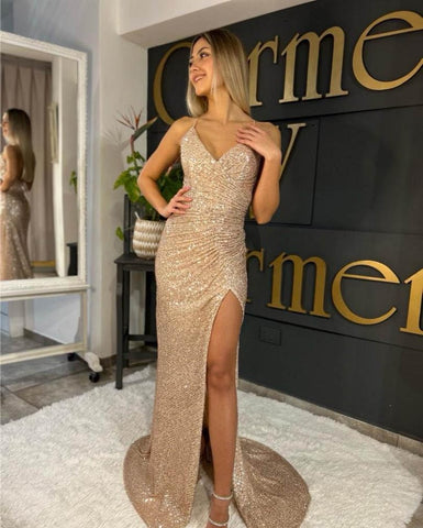 Glitzerndes Abendkleid, funkelndes Ballkleid mit Schlitz