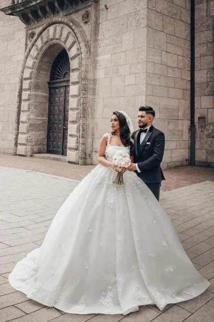 Charming Ball Gown Lace Square Sleeveless White Wedding Dresses With Appliques by misshow.com