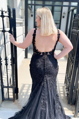 Vestido de fiesta negro encantador de tul con escote en V y encaje de sirena y espalda abierta
