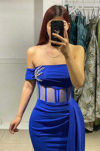 Charmantes langes blaues trägerloses Säulen-Ballkleid mit Strass