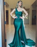 Charming Long Mermaid One Shoulder Green Prom Dress With Side Train