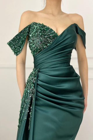 Charmantes langes Satin Sweetheart Portrait Ballkleid mit gerüschtem