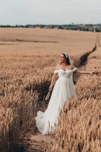Charming Long White A-line Tulle Sleeveless Wedding Dress with Lace by misshow.com