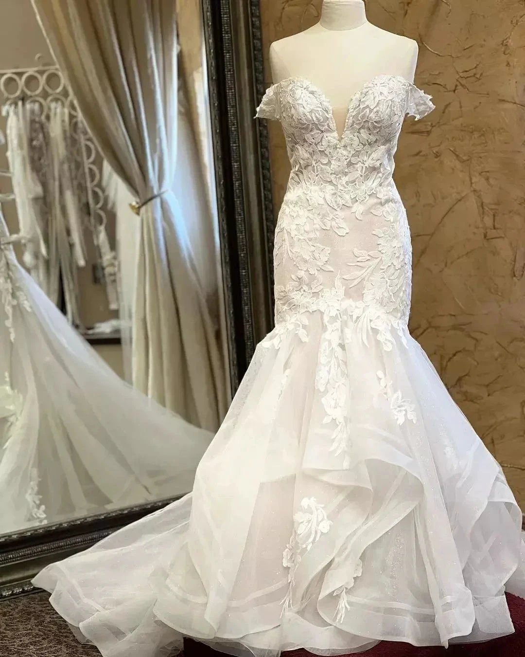 Charming Mermaid Lace V-Neck Sleeveless White Wedding Dresses With Appliques by misshow.com