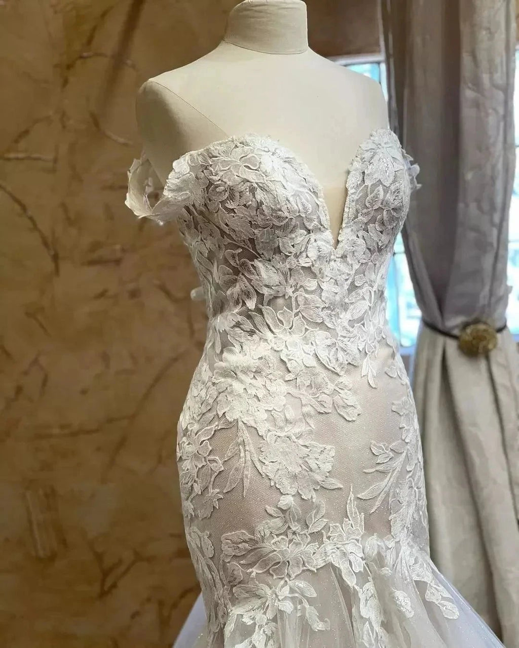 Charming Mermaid Lace V-Neck Sleeveless White Wedding Dresses With Appliques by misshow.com