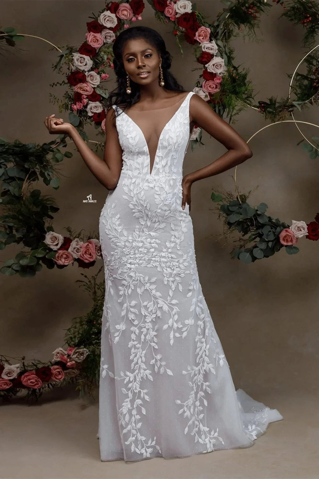 Charming Portrait Sleeveless Lace Mermaid Wedding Dress by misshow.com