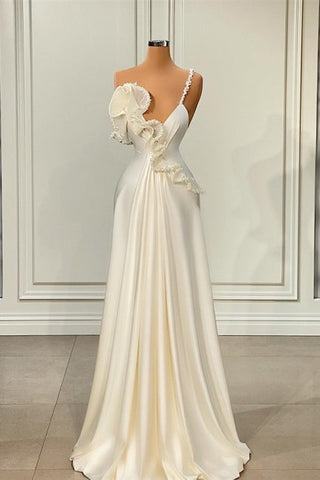 Bezauberndes weißes asymmetrisches Satin-Ballkleid mit Rüschen