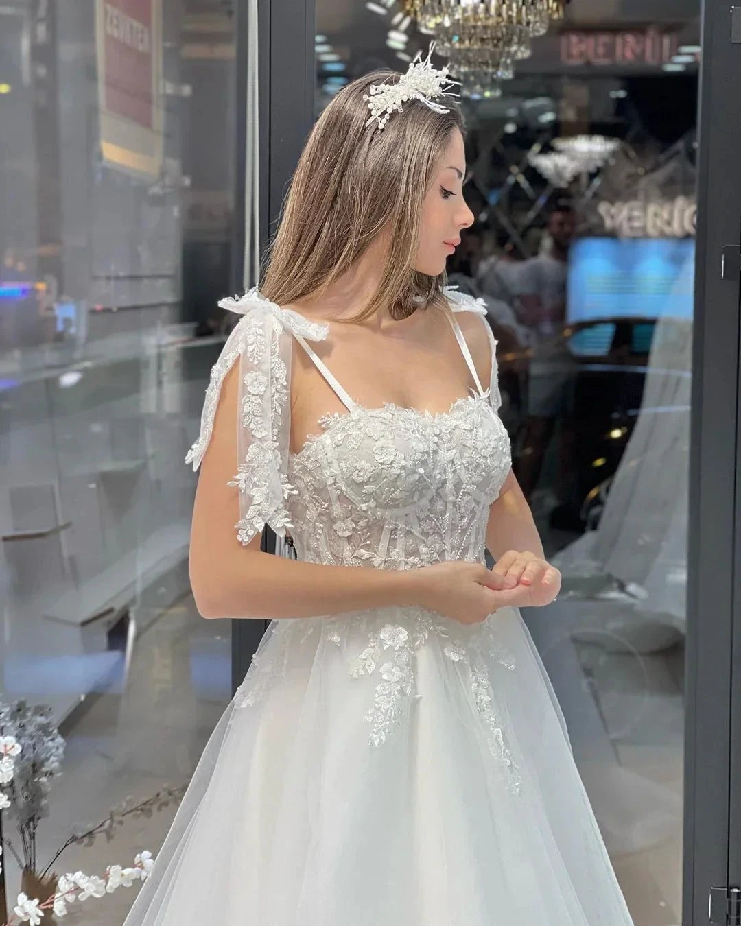 Chic Floor Length Sweetheart Sleeveless A-Line Tulle Wedding Dress with Appliques by misshow.com
