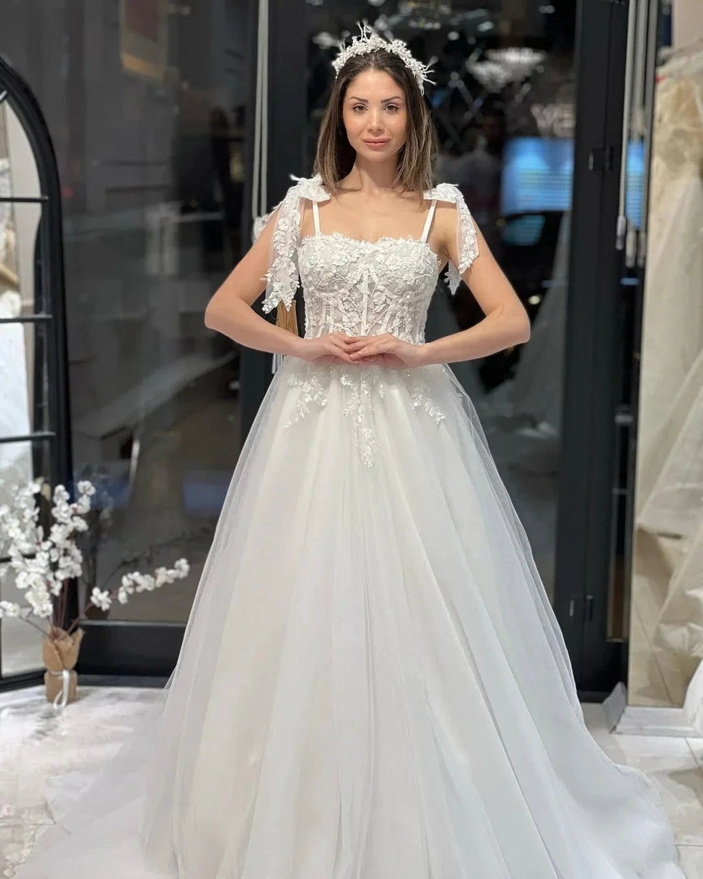 Chic Floor Length Sweetheart Sleeveless A-Line Tulle Wedding Dress with Appliques by misshow.com
