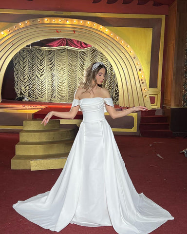 Chic Long A-line Off-the-shoulder Sleeveless Wedding Dress With Detachable Train