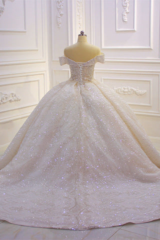 Elegantes, langes, schulterfreies Ballkleid aus Satin mit Pailletten und Perlen