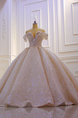 Elegantes, langes, schulterfreies Ballkleid aus Satin mit Pailletten und Perlen