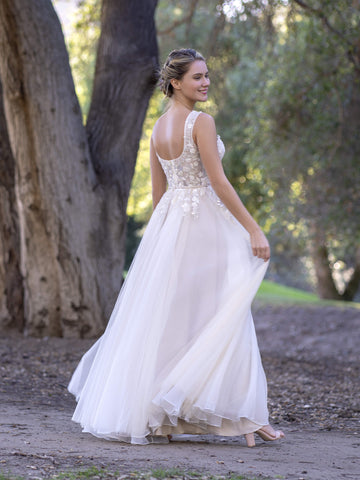 Bodenlanges Ballkleid aus Tüll mit Korsett-Applikationen