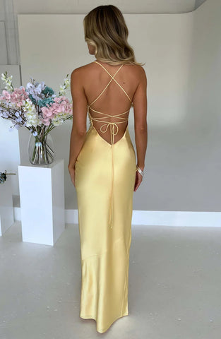 Vestido largo de satén con tirantes cruzados y cierre de lazo SYP178