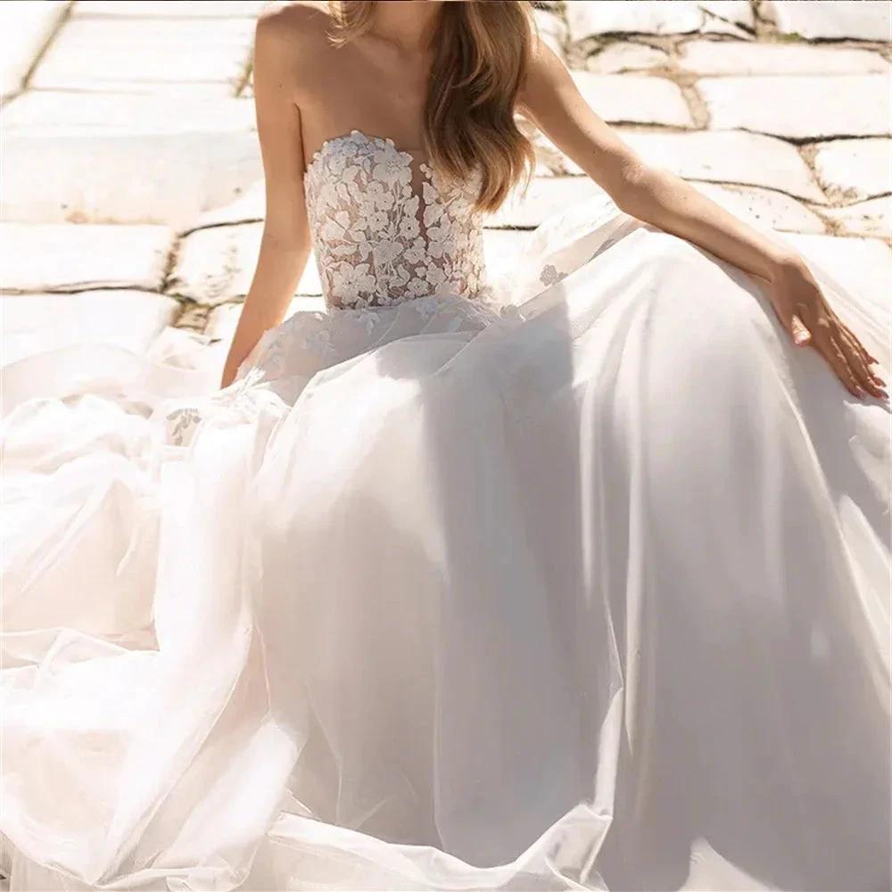 Boho Beach Strapless A Line Wedding Dresses for Women Sleeveless Bridal Lace Appliques Bride Gowns Backless Vestidos by payinti