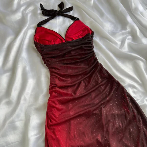 Vestido de fiesta de noche sexy de gasa con cuello en V y escote halter rojo degradado Y7485